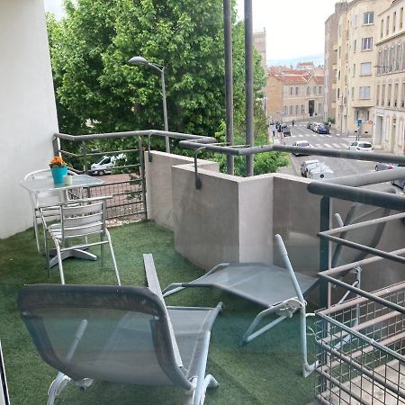 Appartement Apparement chaleureux avec Balcon à Marseille Extérieur photo