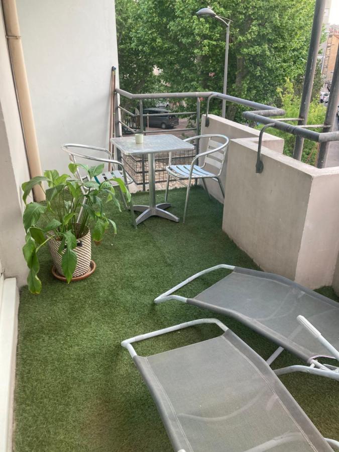 Appartement Apparement chaleureux avec Balcon à Marseille Extérieur photo