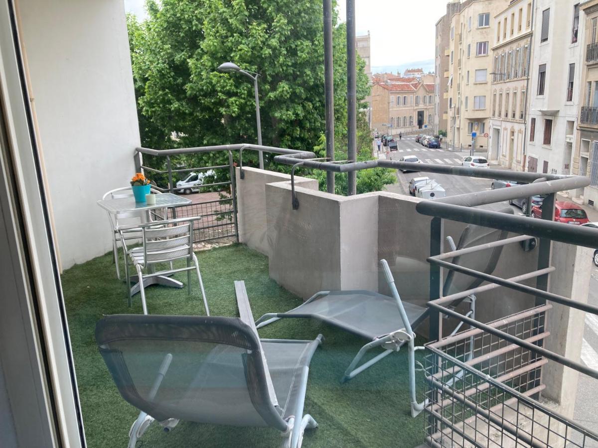 Appartement Apparement chaleureux avec Balcon à Marseille Extérieur photo