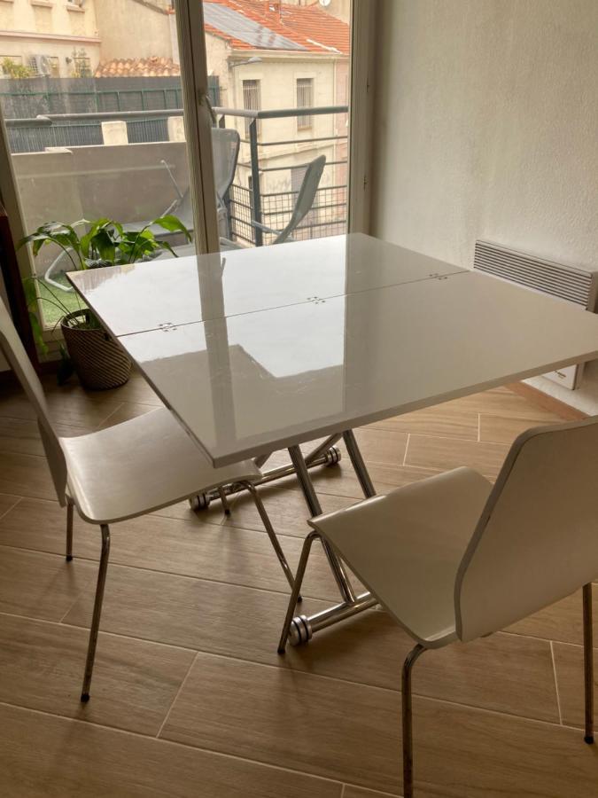 Appartement Apparement chaleureux avec Balcon à Marseille Extérieur photo